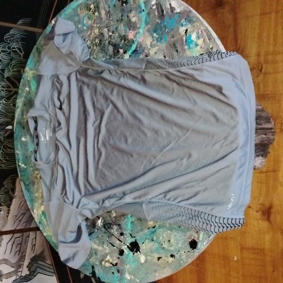 Nike Dri-FIT very clean no stains or marks - Picture 1 of 4